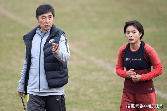 欧冠-迪亚斯戴帽萨拉赫助攻 利物浦4-0勒沃库森